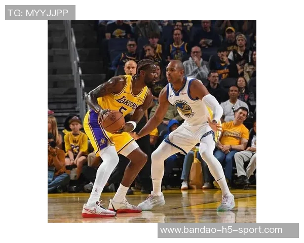 库里巴特勒霍福德齐聚战斗力全开迎战开拓者比赛